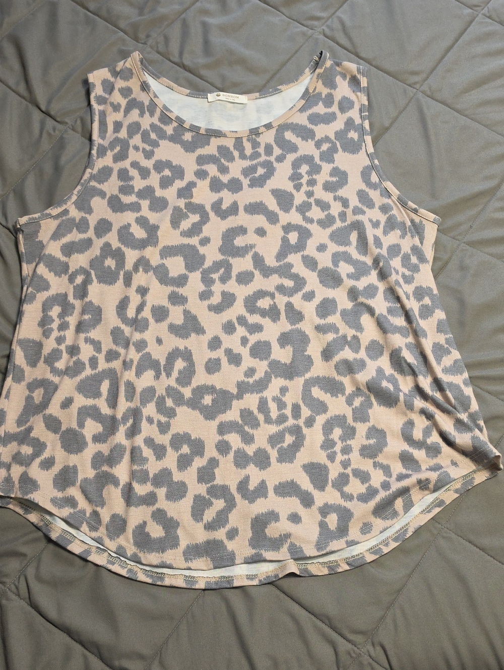 Sleeveless Leopard Print Tank Top in Tan and Gray